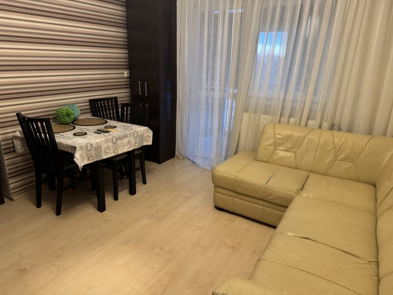 Vitan, Rin Grand Hotel, garsoniera cu centrala proprie si parcare privata